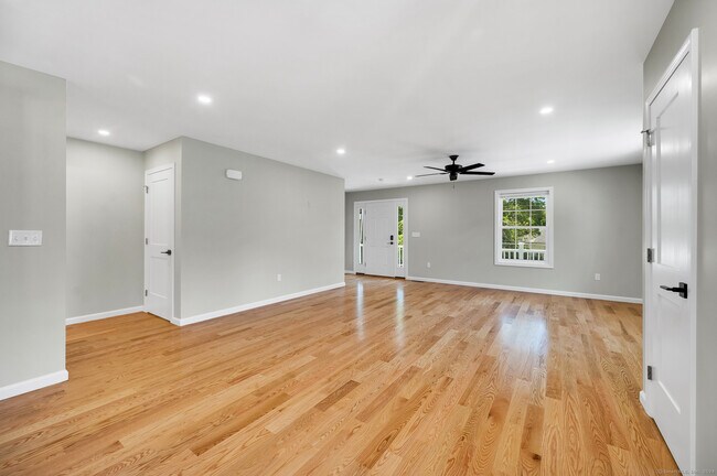 Building Photo - 33 West End Ave