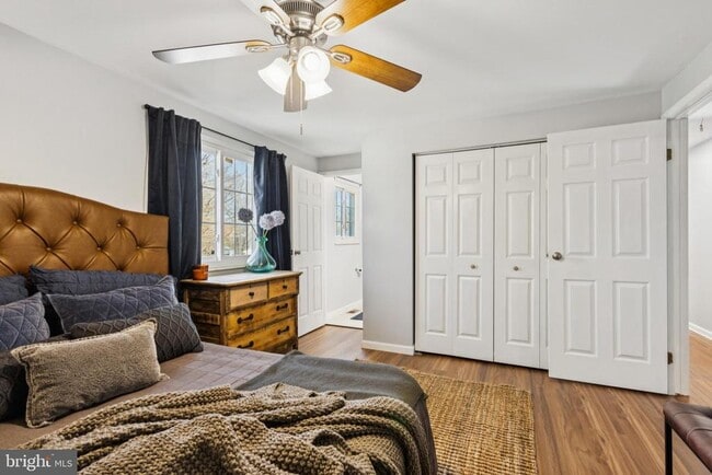 Building Photo - 5068 Macnamara Dr