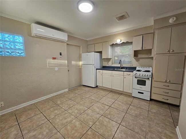 Building Photo - 5311 Davisson Ave