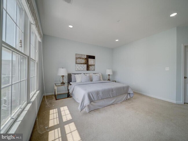Building Photo - 43320 Barnstead Dr