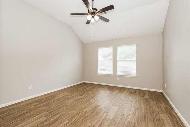Building Photo - 10518 Southway Bend Ln