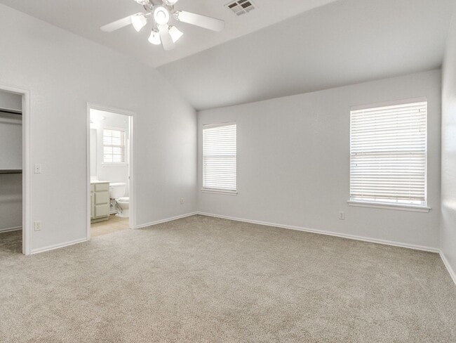 Building Photo - Updated Home + North Edmond + 4 Bedrooms