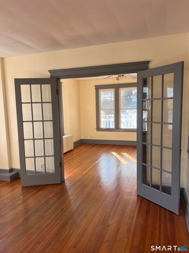 Building Photo - 337 Wilson St