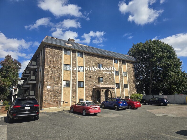 Building Photo - 302 Lowell St