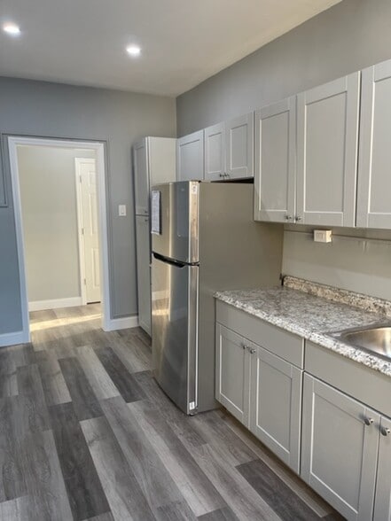 Building Photo - 901 Grand Ave