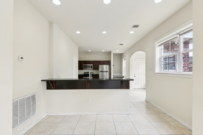 Building Photo - 5832 Willow St