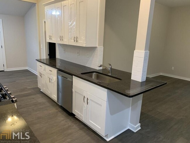 Building Photo - 6234 Collins St NE