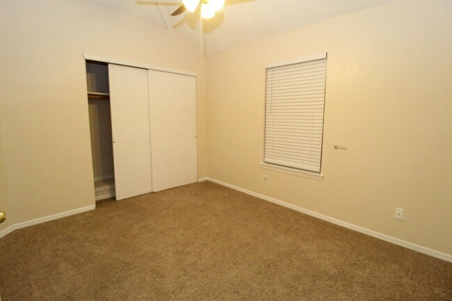 Building Photo - 11150 Loma Grande Dr