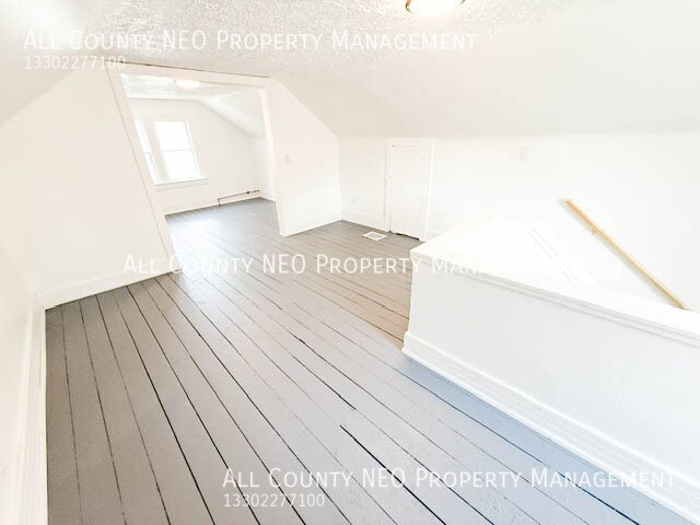 Building Photo - 549 Wildwood Ave