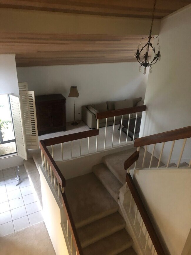 Building Photo - Beautiful Four Bedroom Two Story Home - UT...