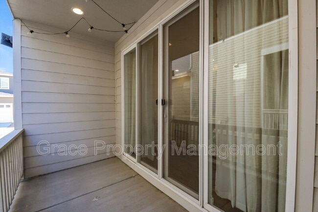 Building Photo - 9681 Truckee St