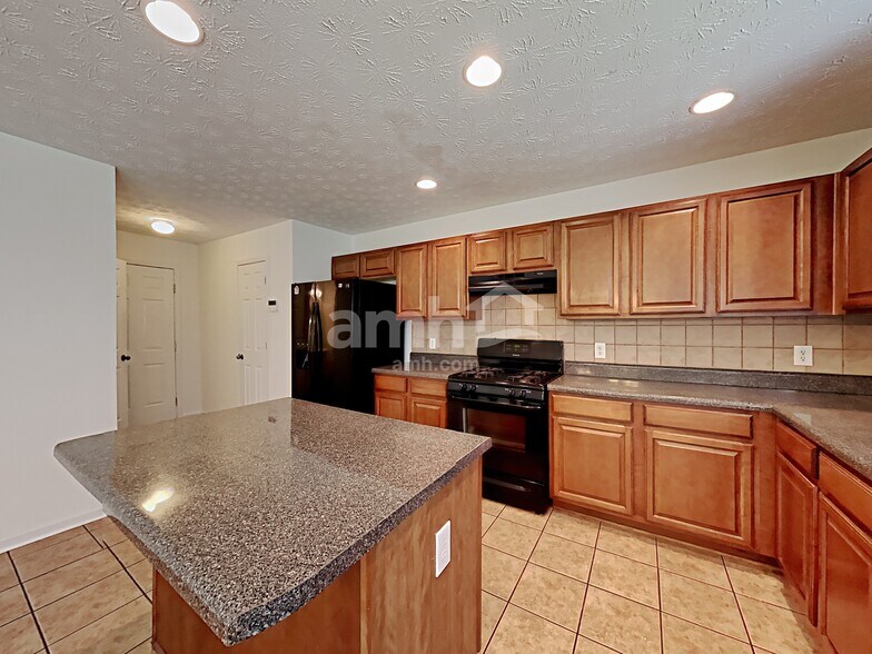 Building Photo - 2641 Farmstead Ct