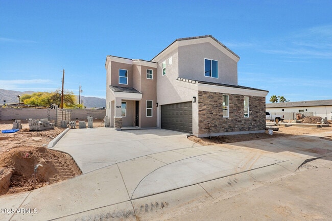 Building Photo - 921 E Desert Ln