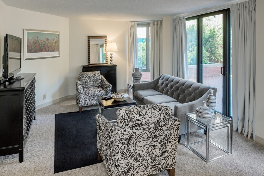 Building Photo - 105 Huntington Ave