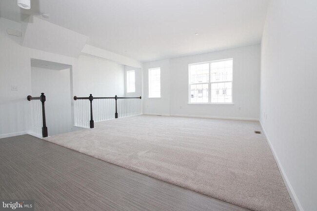 Building Photo - 1817 Shady Ln