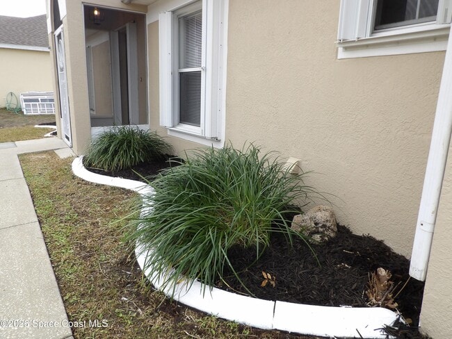 Building Photo - 542 Octavius Rd SW