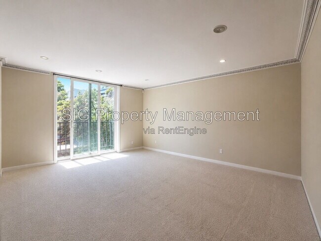 Building Photo - 352 S Orange Grove Blvd