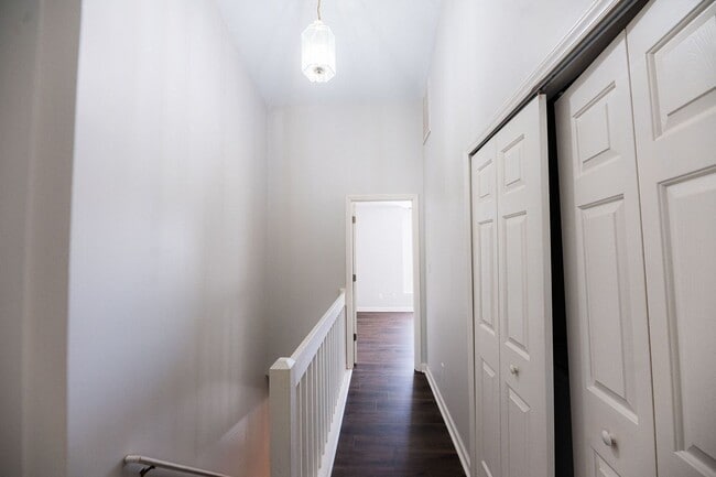 Building Photo - Amazing updated 2 bedroom 2.5 bathroom townhouse in NW Greensboro Keswick Place. Lawn care included.