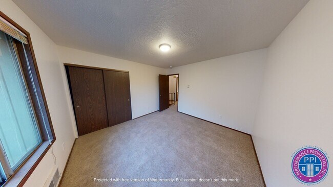 Building Photo - mars5701