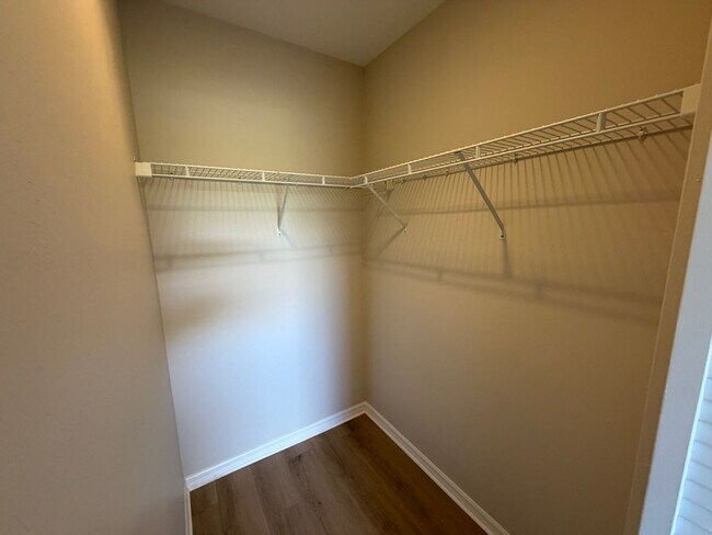 Building Photo - ANNUAL RENTAL - 2 BED / 2 BATH AT REGENT PARK