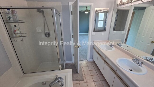 Building Photo - 5056 Weeping Willow Cir