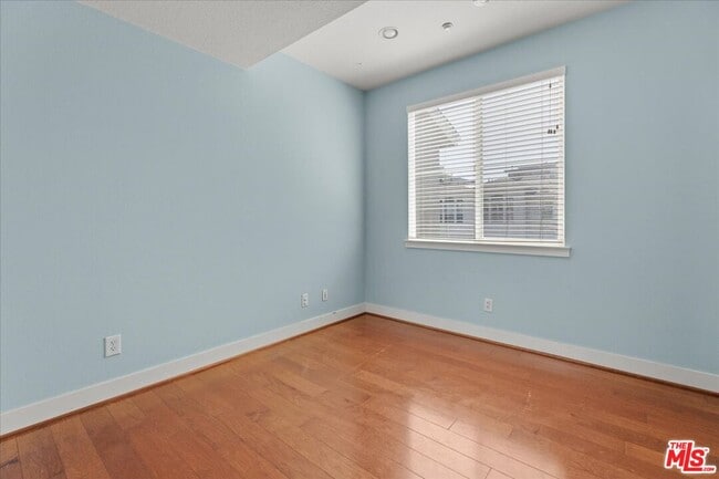Building Photo - 6010 S Celedon Creek