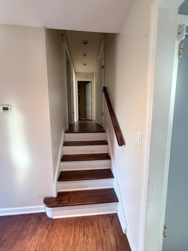 Building Photo - 427 Lake St