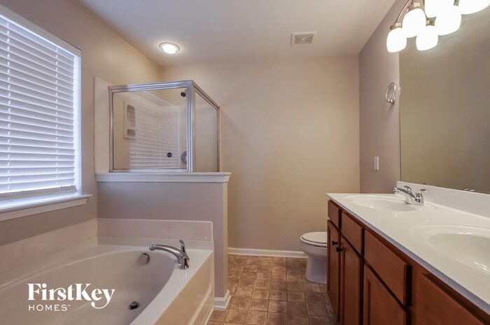 Building Photo - 4315 High Shoals Dr