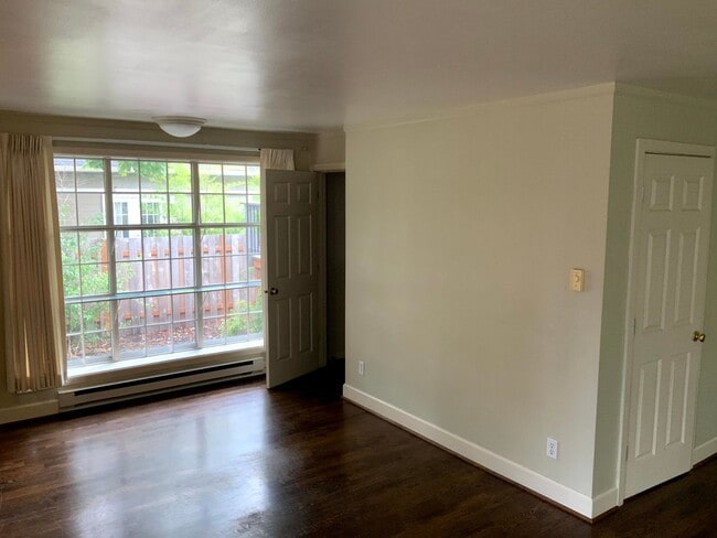 Building Photo - 1 Bedroom Bungalow in Downtown Eugene