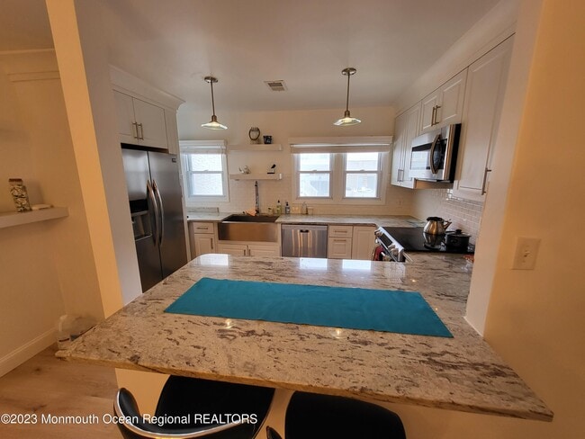 Building Photo - 18 Village Rd