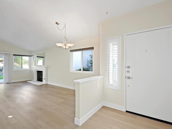 Building Photo - Harbor Pointe - Carlsbad gated community less than one mile to the beach