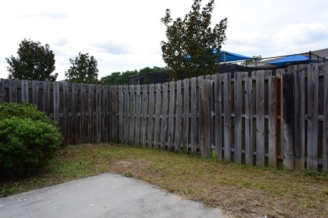 Building Photo - 106 Grove Landing Ct