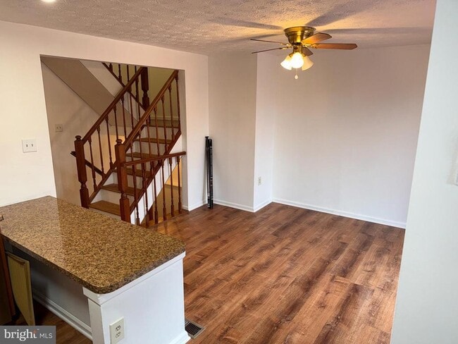 Building Photo - 9252 Pirates Cove