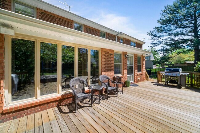 Building Photo - 2617 All Saints Ct