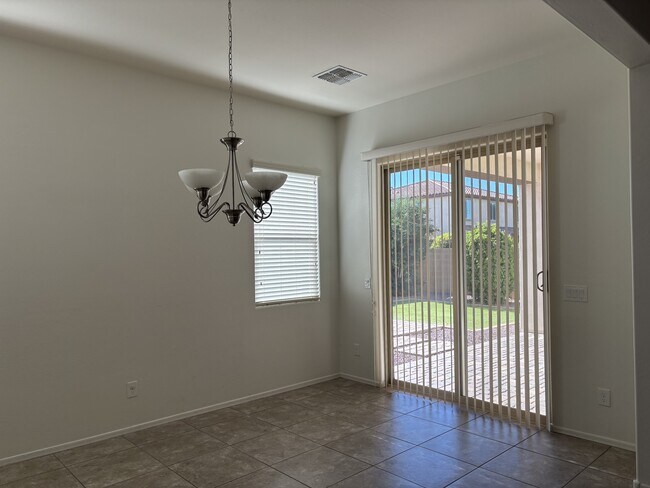 Building Photo - 8037 W Spur Dr