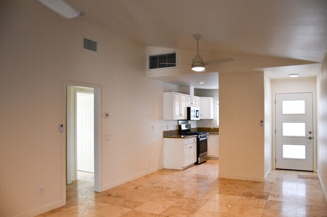 Building Photo - Parker (316)