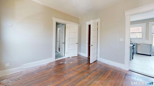 Building Photo - 1616 Chapel St