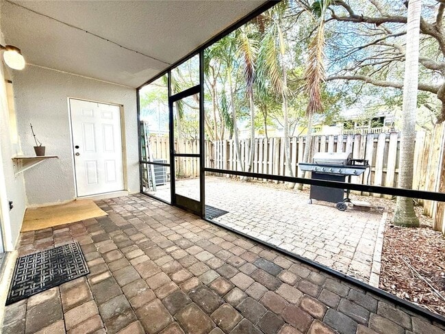 Building Photo - 8757 SW 137th Ave