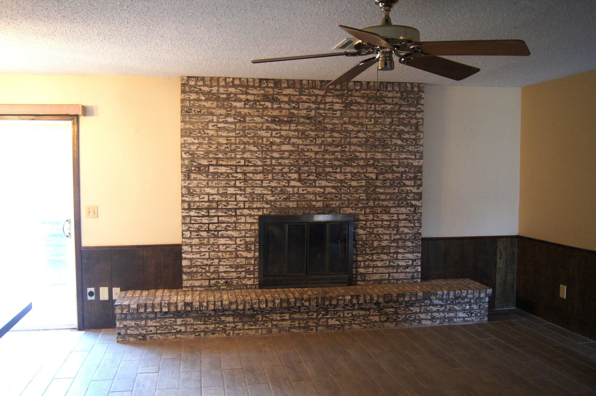 Building Photo - 1213 Frederick Dr
