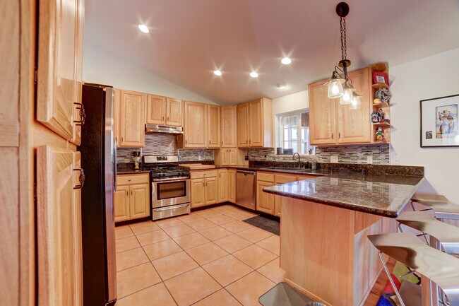 Building Photo - 383 E Coronado Ln