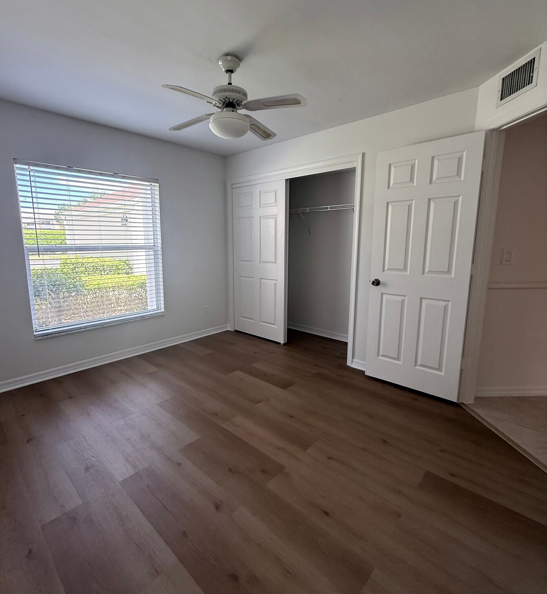 Second bedroom - 9836 Luna Cir