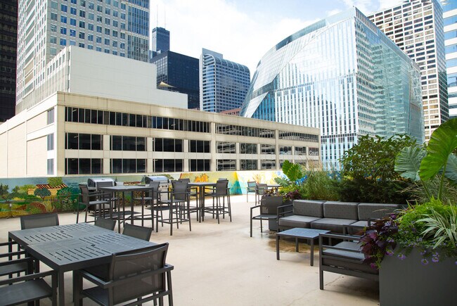 Building Photo - 200 N Dearborn St
