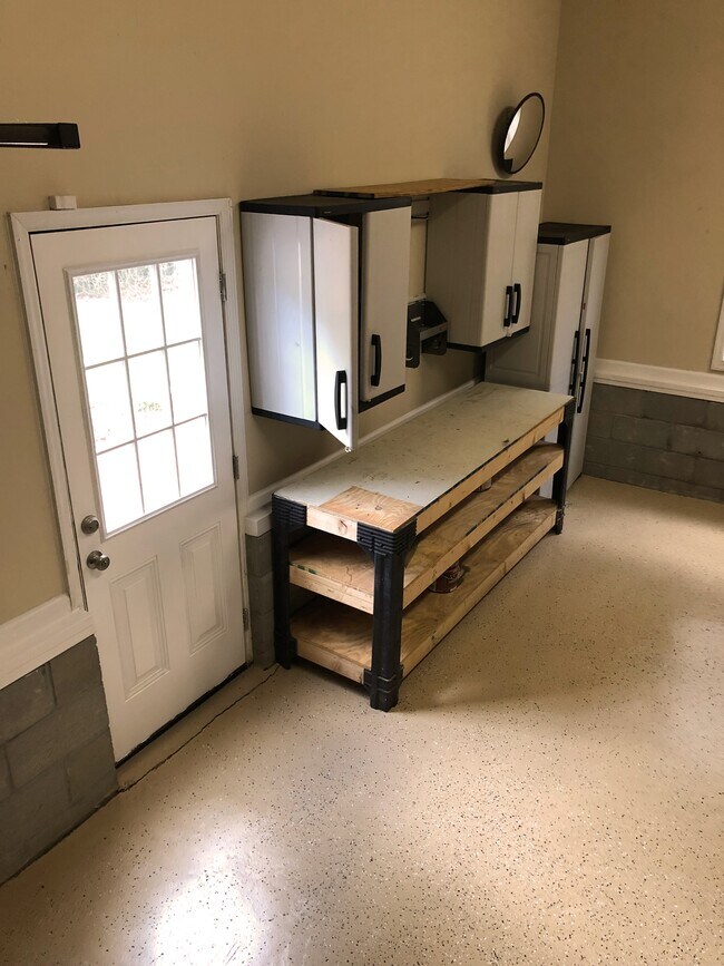 Building Photo - 1343 Chadwick Shores Dr