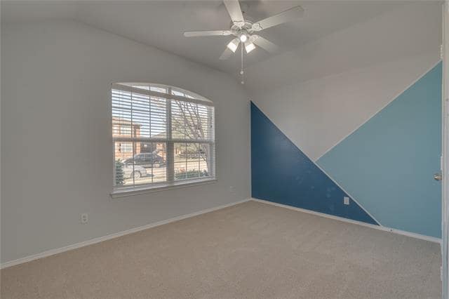 Building Photo - 629 Sparrow Dr