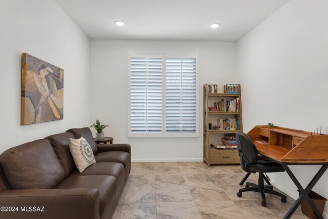 Building Photo - 39589 S Summerwood Dr