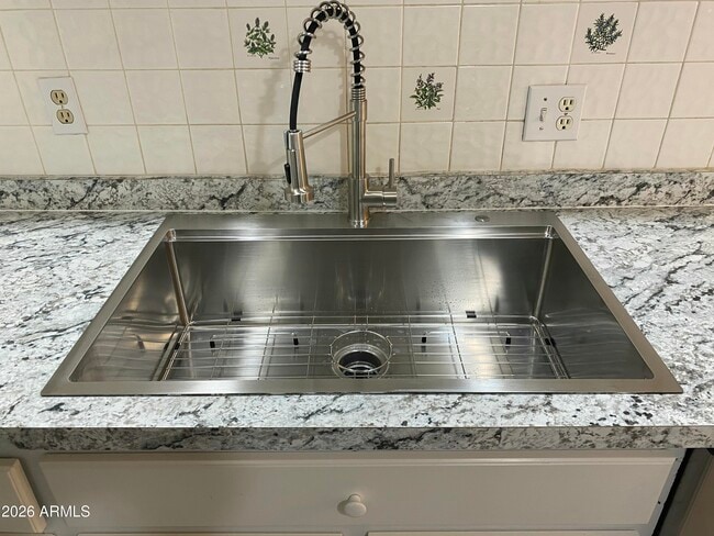 Building Photo - 8063 E Glenrosa Ave