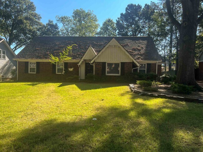 Primary Photo - 1940 Alder Branch Ln