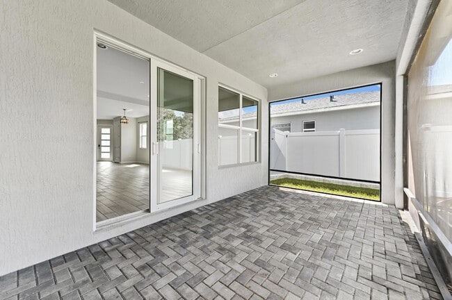Building Photo - 11381 SW Lyra Dr.
