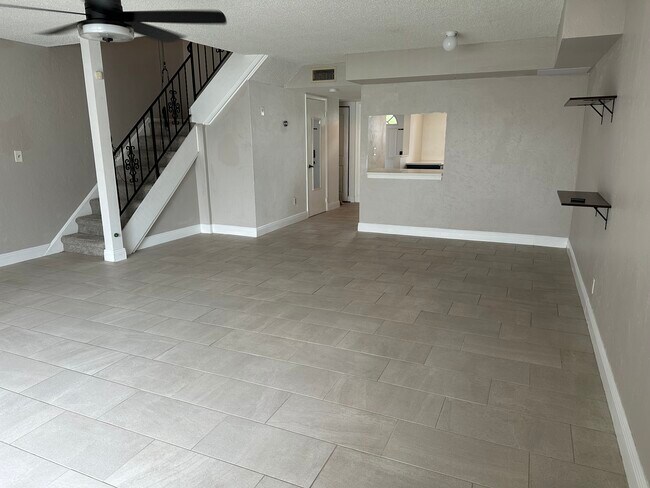 Building Photo - 3916 SW 67th Way