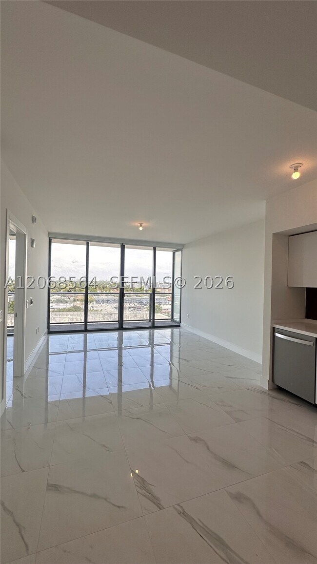 Building Photo - 1170 Hallandale Ave